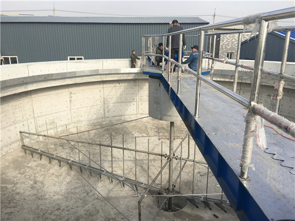 中心傳動刮泥機