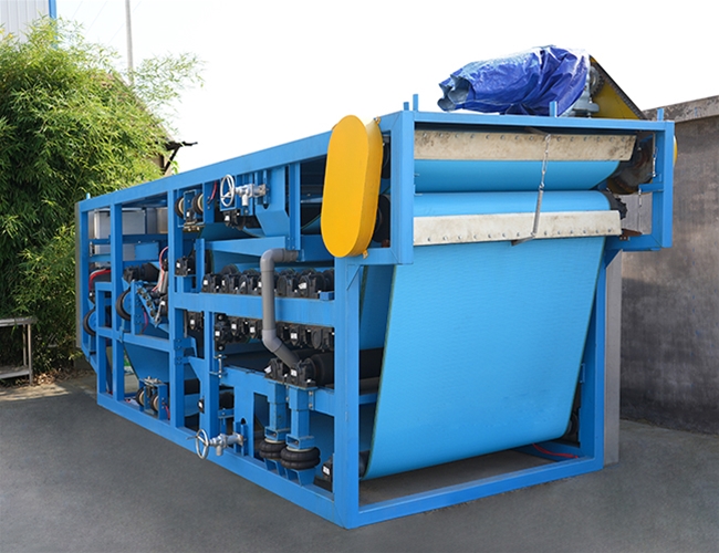 高壓帶（dài）式壓濾機